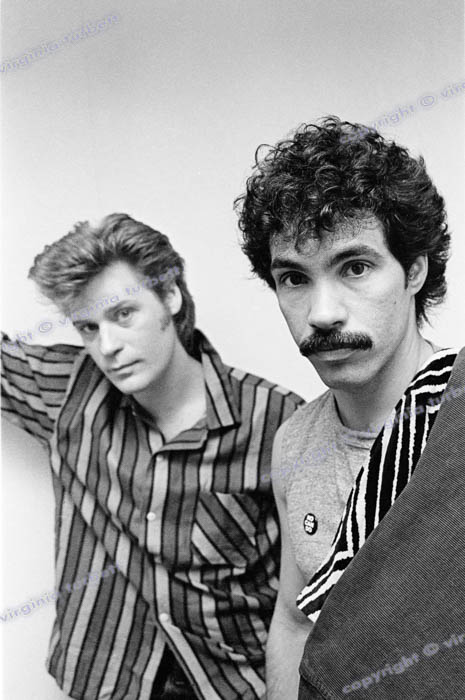 Hall oates out of touch
